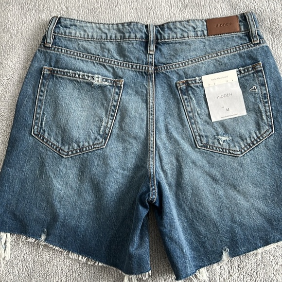 Brand New Hidden Shorts - Picture 2 of 4